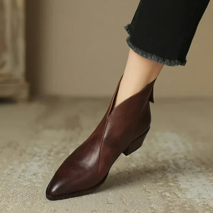 Elegant ladies ankle boots made of leather with block heel