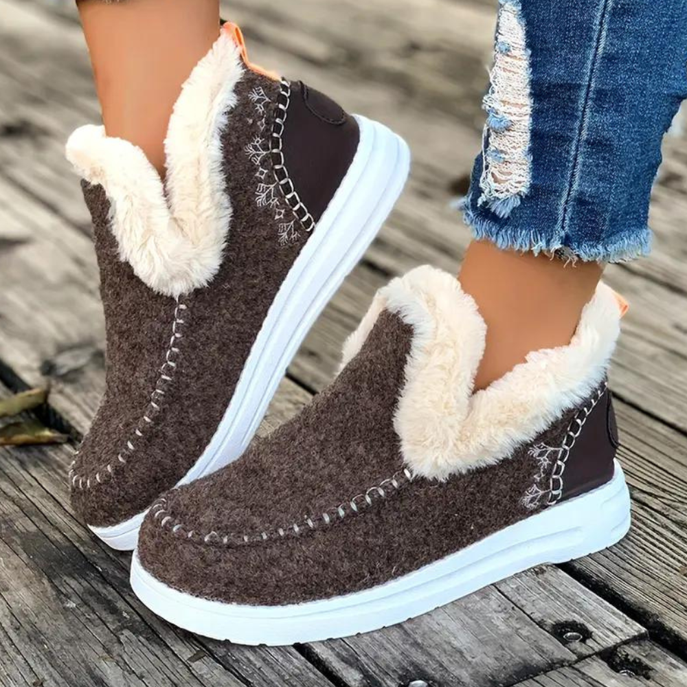 Ognyana - trendy winter shoes for women for cold days