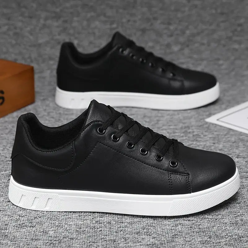 Comfortable men's lace-up shoes with comfortable sole