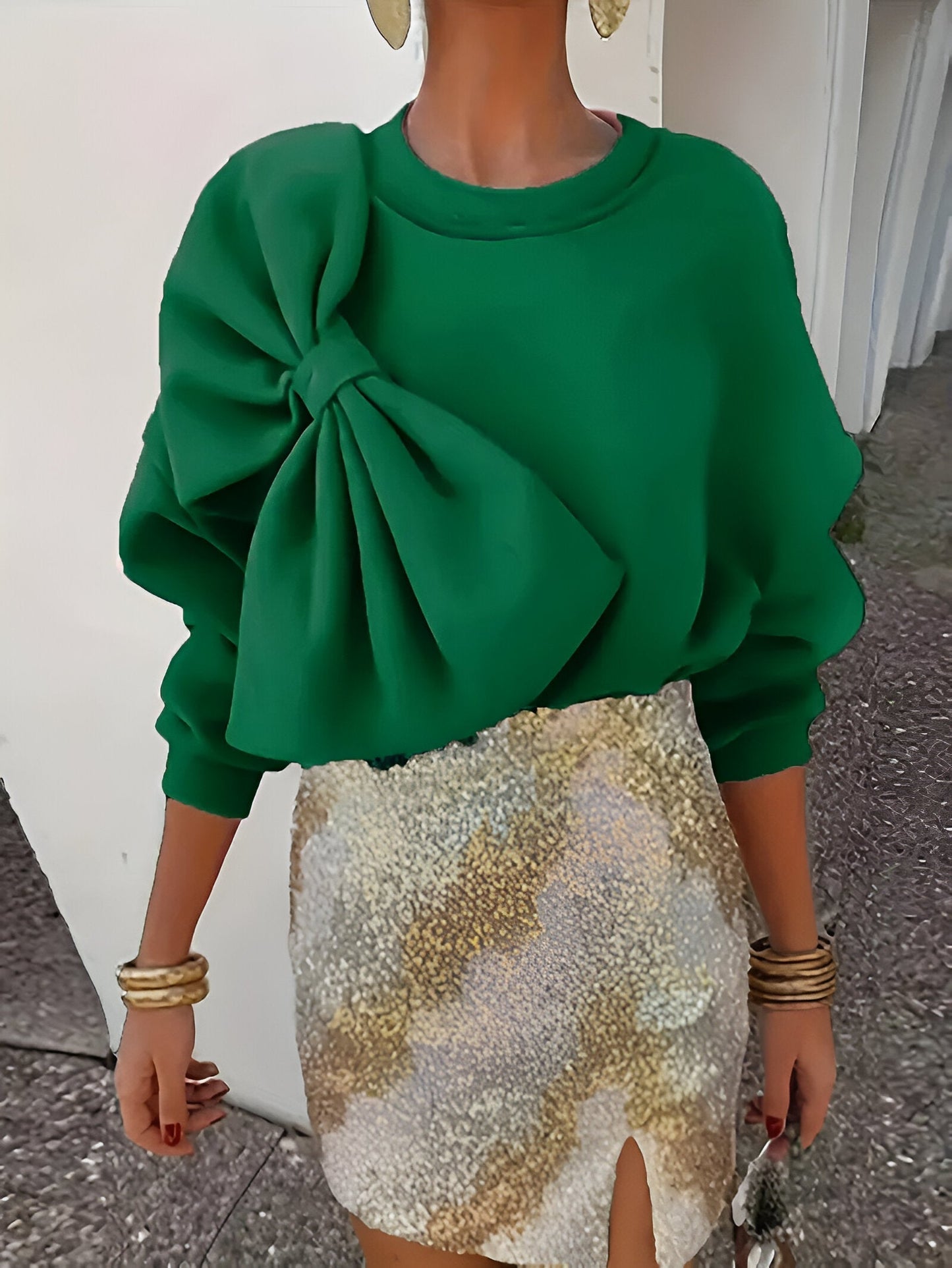 Neysha | stylish sweater with large bow