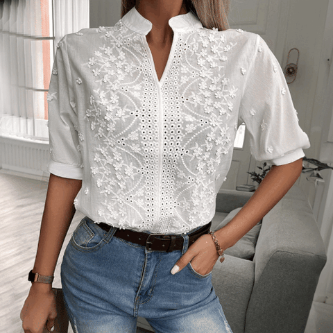 Chiara - blouse with v-neck and lace