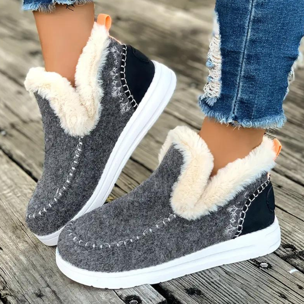 Ognyana - trendy winter shoes for women for cold days