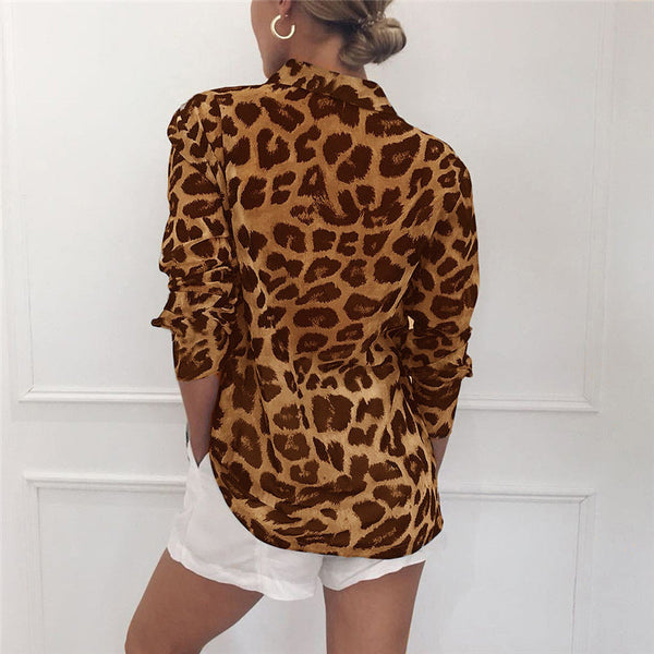 Daniela – stylish blouse with leopard print, long sleeves and a turn-down collar