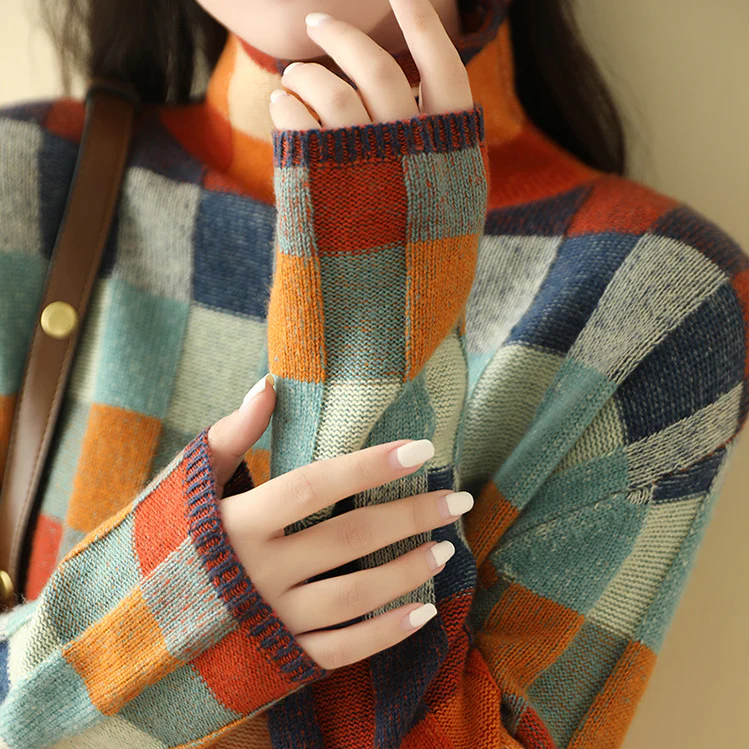 Checkered sweater for ladies