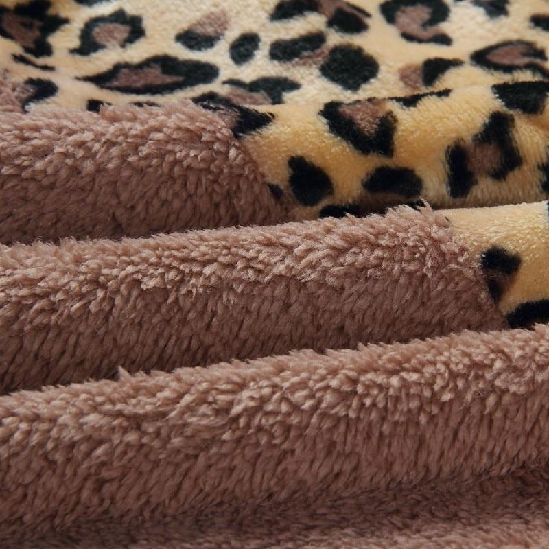 Teddy pullover - extremely warm and cozy hoodie with stylish leopard pattern for spring