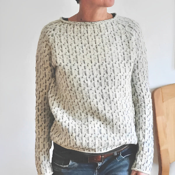 Meret - wide women's sweater with round neck